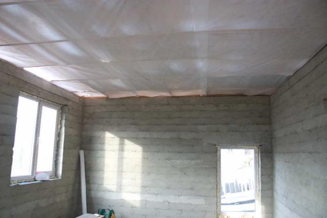 Пароизоляция для потолка в деревянных перекрытиях 1