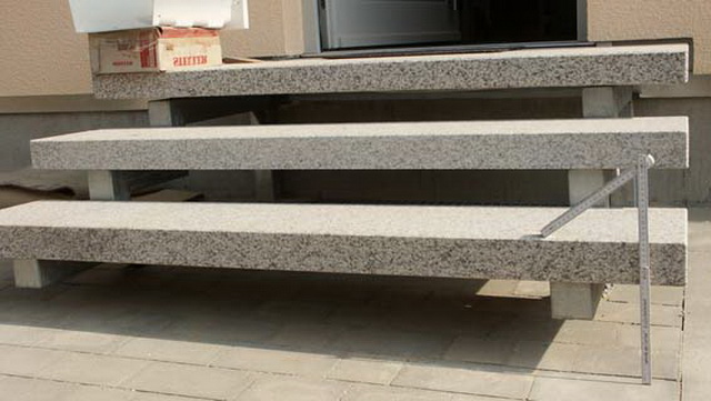 Готовые ступеньки для крыльца - фото ступеней из дерева, бетона, металла 1