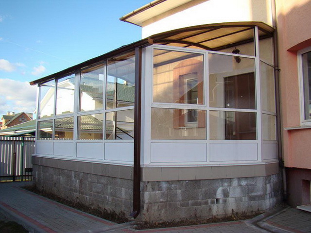 Окна из поликарбоната для веранды - варианты, фото, цена 1